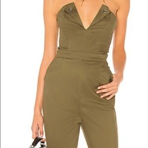 About Us Green Notched V-Neck Jumpsuit Size Small